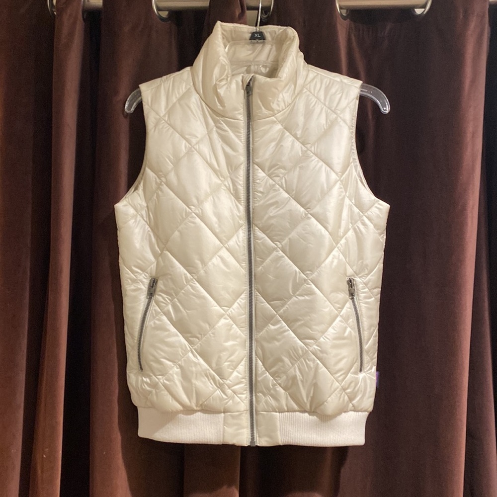 PATAGONIA Prow Bomber Puffer Vest Dyno White